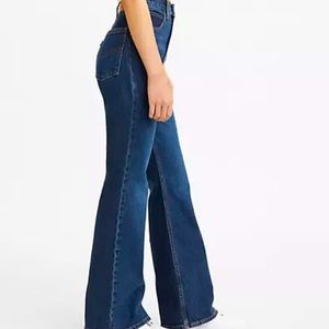 NWOT Levi’s 70’s High Rise Flare Woman’s Jeans size 27